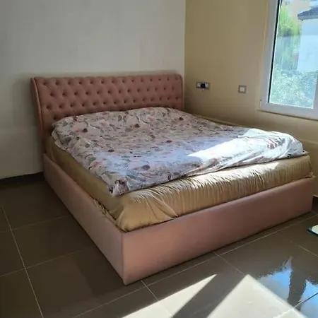 Apartament Afer Detit Dhe Qytetit. Relax Total * Golem (Tirana)